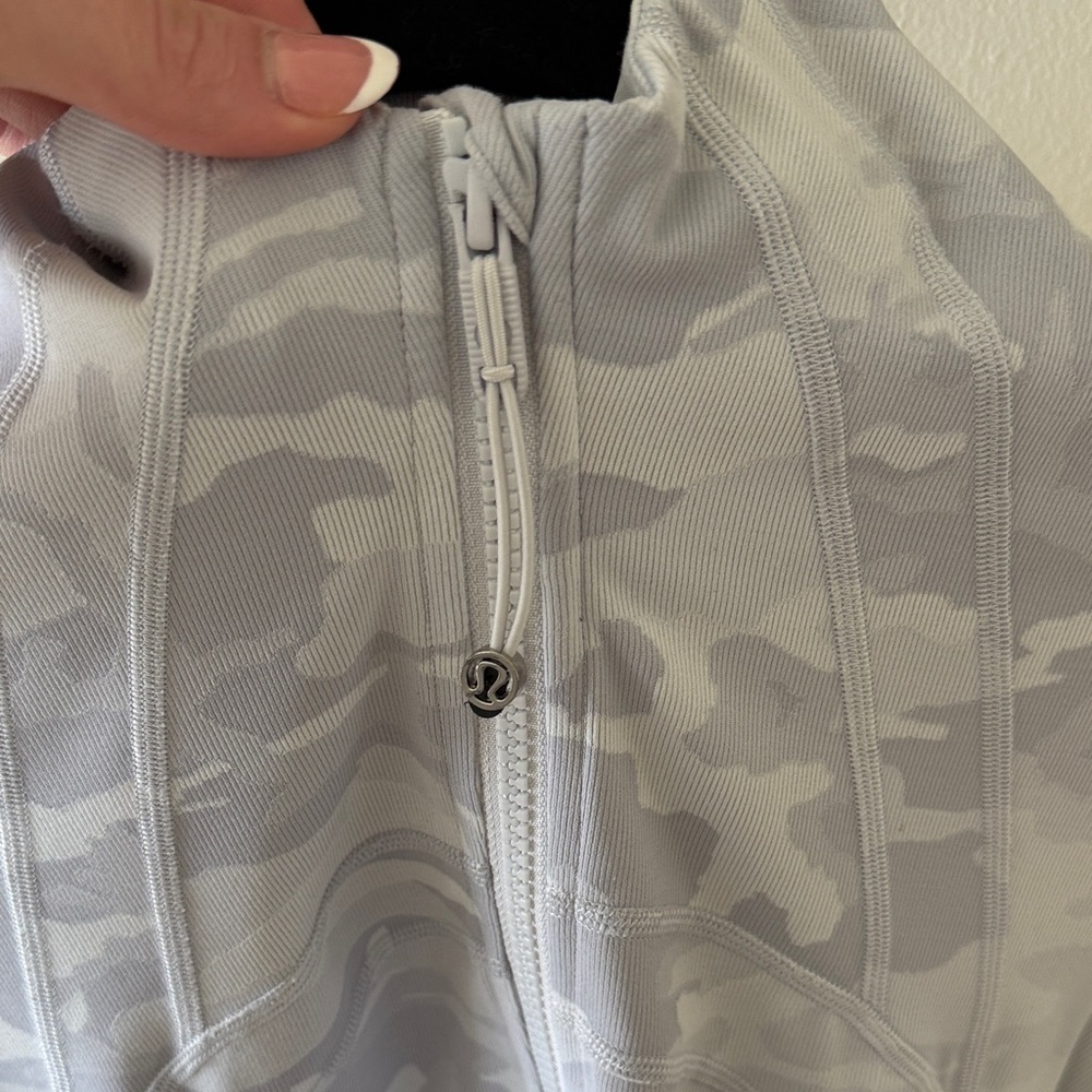Lululemon Jacket - Picture 4 of 4